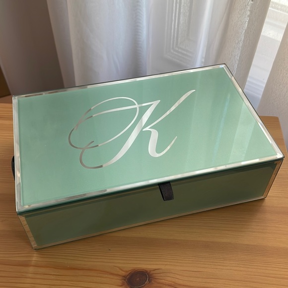 Glass mirror jewellery box - Picture 1 of 5